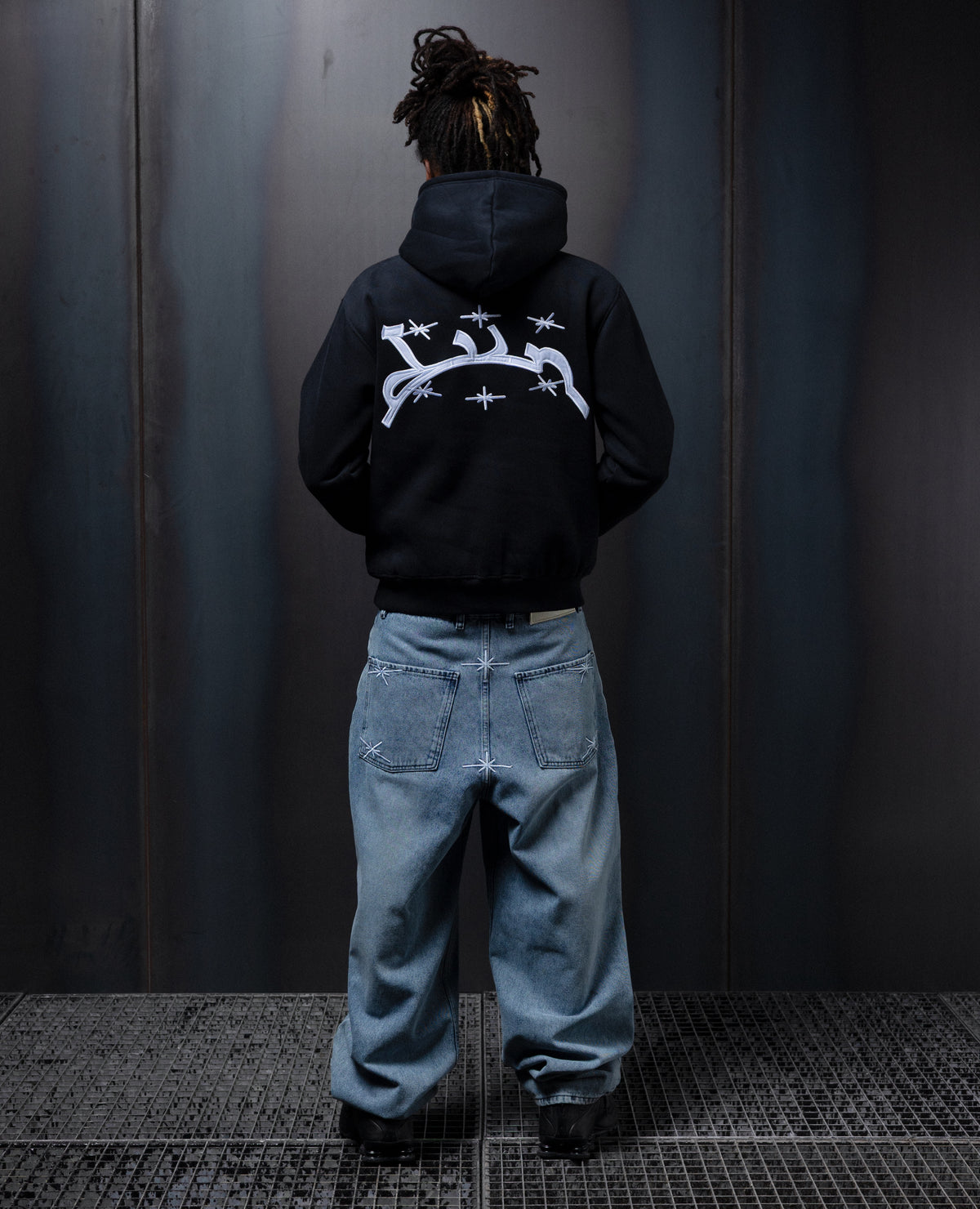 CURB ZIP BLACK
