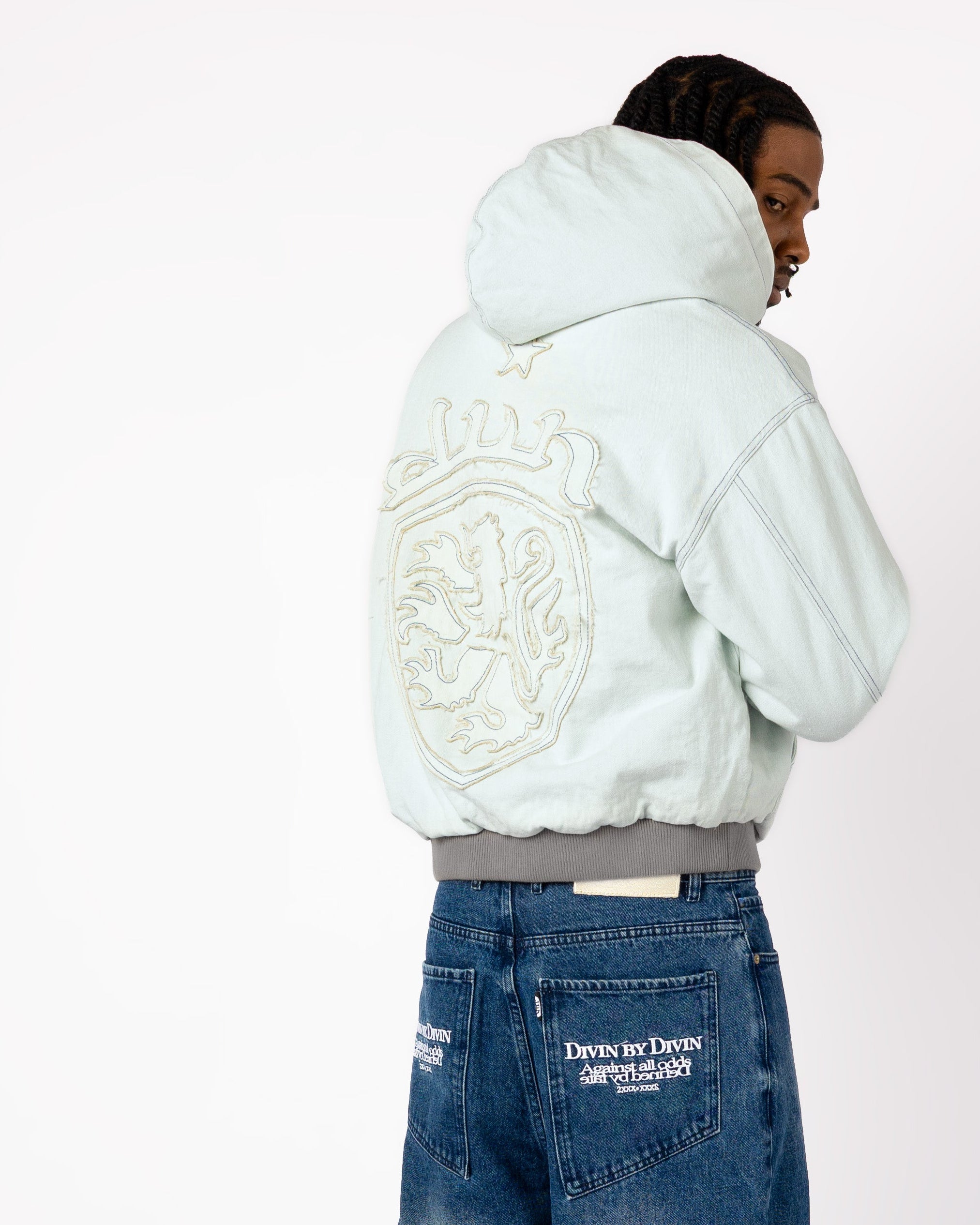 WHITE COAT-OF-ARMS JACKET